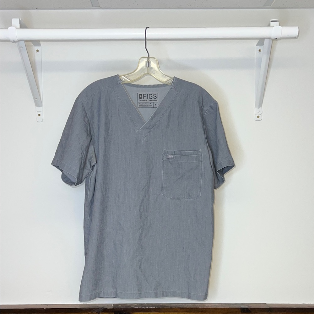 *FLAWED* Figs Light Gray Scrub Top- Small